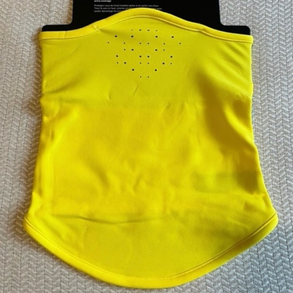 Brand New Lululemon 3-Pc MATCHING SET Beanie, Neck Warmer AND Gloves - Picture 6 of 6